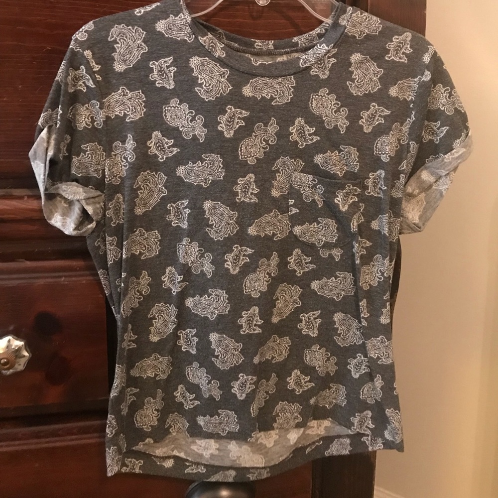 Women’s XS grey longer crop tee